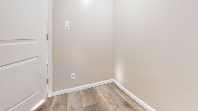 Building Photo - 8008 Algon Ave