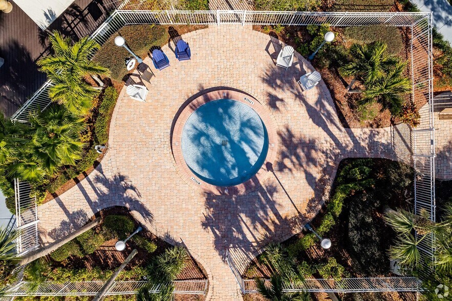 Building Photo - 2851 Maingate Village Cir