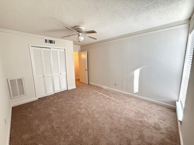 Building Photo - 14719 Barryknoll Ln