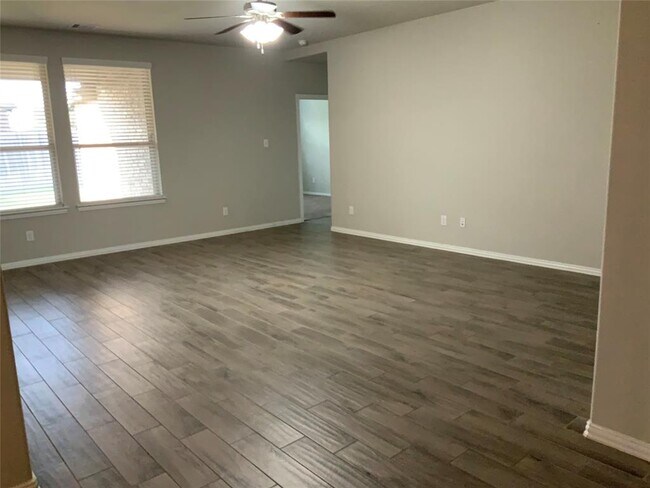 Building Photo - 7310 Saddle Tree Dr