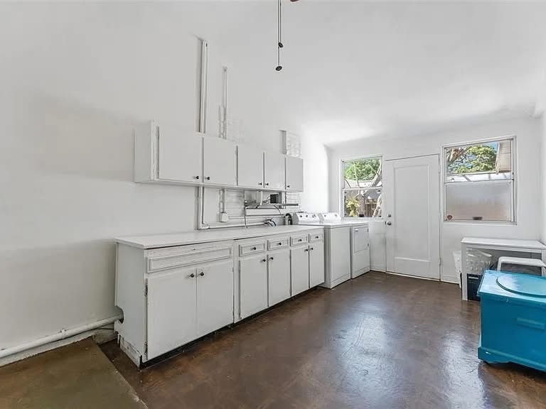 Building Photo - 1604 58th St S