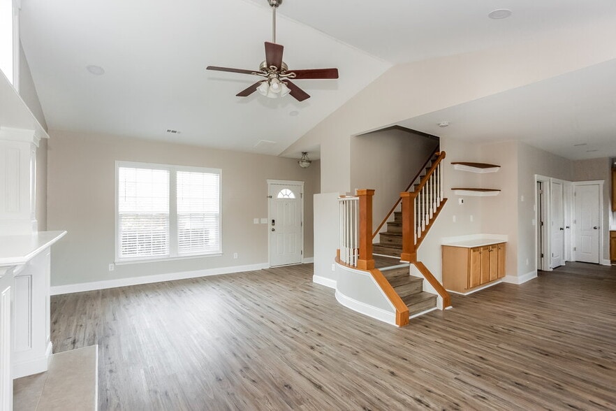 Building Photo - 6905 Brandon Chase Ln