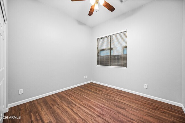 Building Photo - 4231 E Marshall Ave