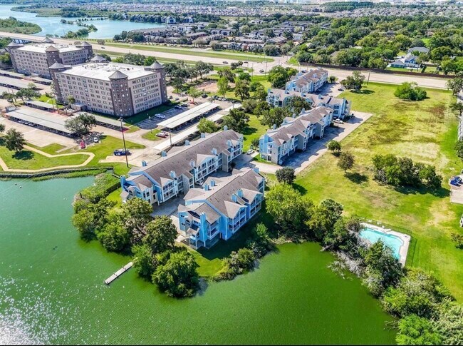 Building Photo - 18617 Egret Bay Blvd
