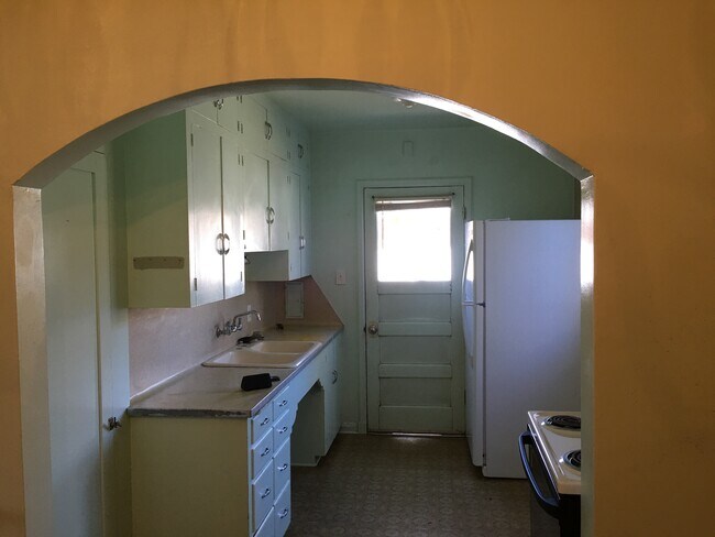 Kitchen - 268 W Court St