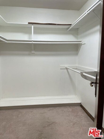 Building Photo - 880 W 1st St