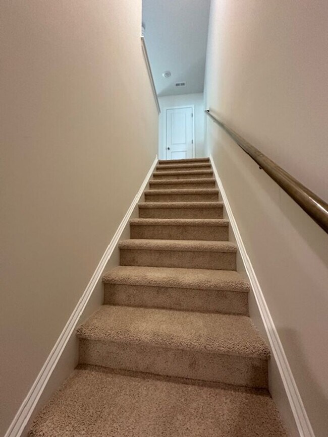 Building Photo - Graham