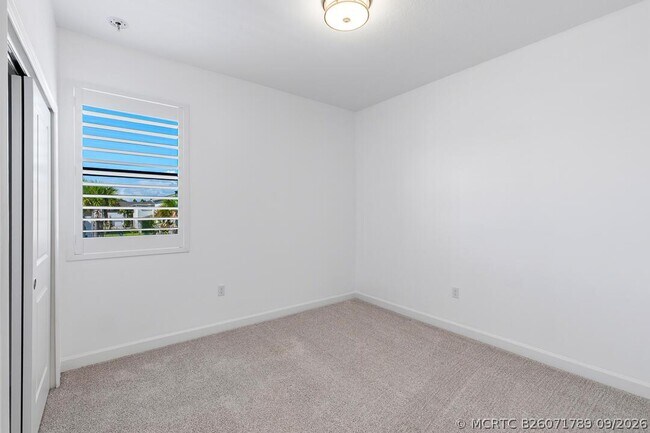 Building Photo - 14131 SW Thorens Dr
