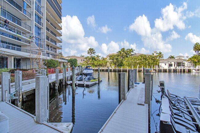 Building Photo - 4740 S Ocean Blvd