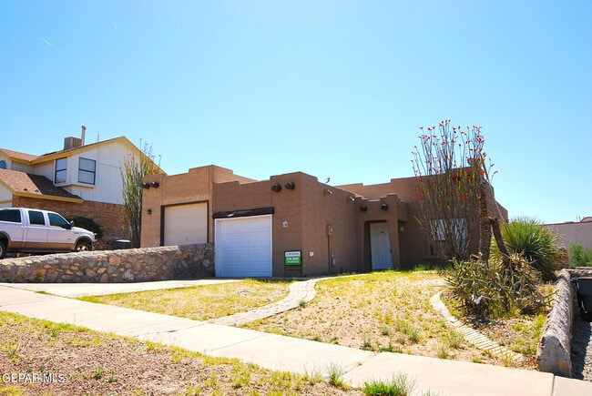 Building Photo - 216 Cutlass Dr