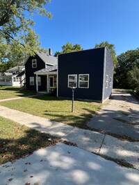 Building Photo - 806 S Clay St