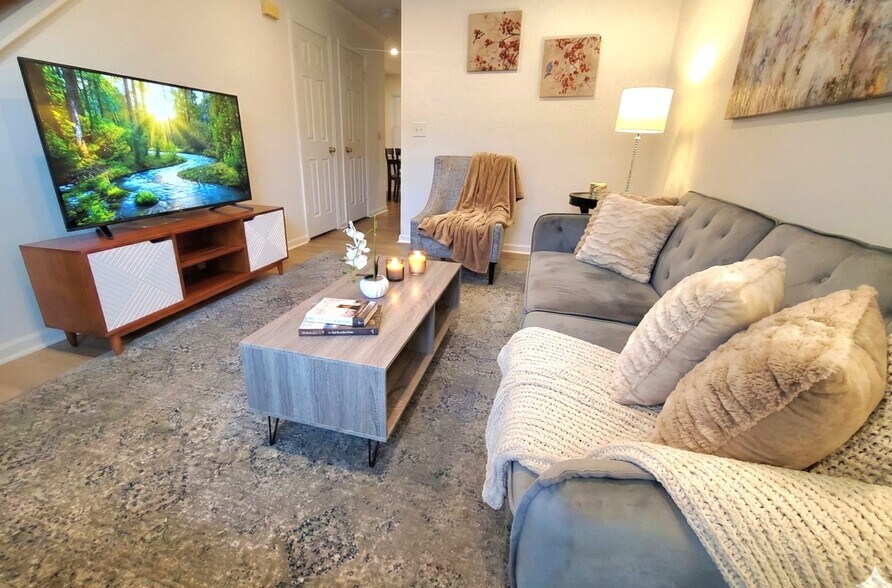 Building Photo - 2039 Rondo St