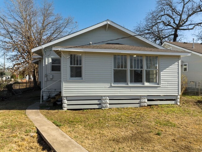 Building Photo - 419 N 23rd St