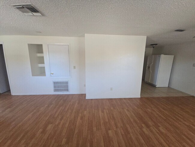 Building Photo - Beautiful 2-Bedroom, 2-Bathroom Home in Spring Hill