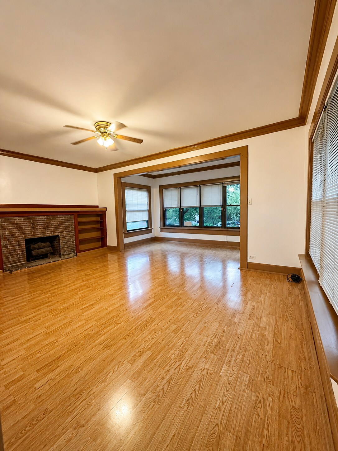 Building Photo - 7630 N Marshfield Ave