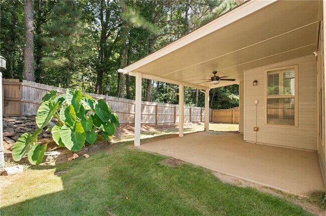 Building Photo - 3135 Carrick Rd