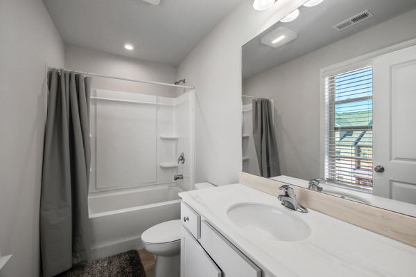 Building Photo - 3567 Hidden Valley Cir