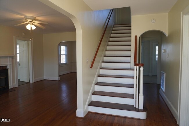 Building Photo - 1203 S Main St