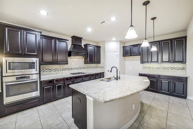Building Photo - 16815 Violet Trace Ct