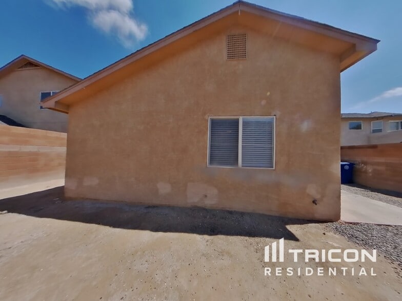 Building Photo - 9415 Cerro Largo Pl NW