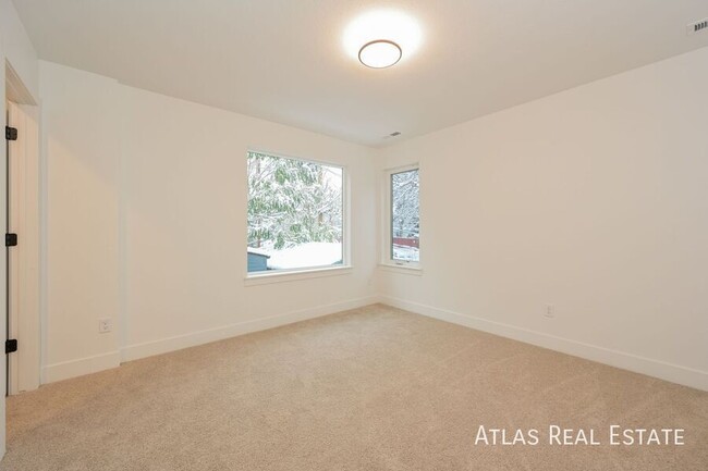 Building Photo - Beautiful Newly Built duplex ready for you...