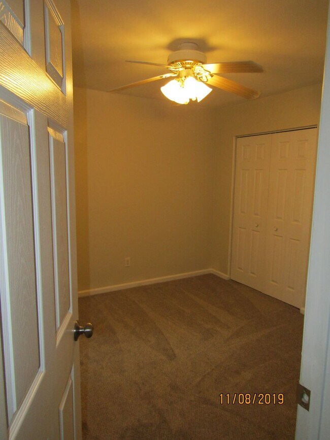 Building Photo - Weeping Cedar Trail