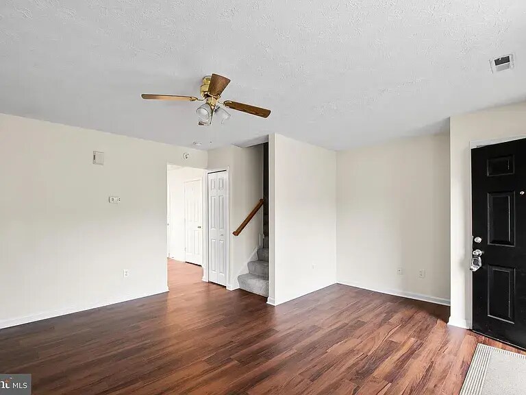 Building Photo - 10512 Tidewater Plains Dr