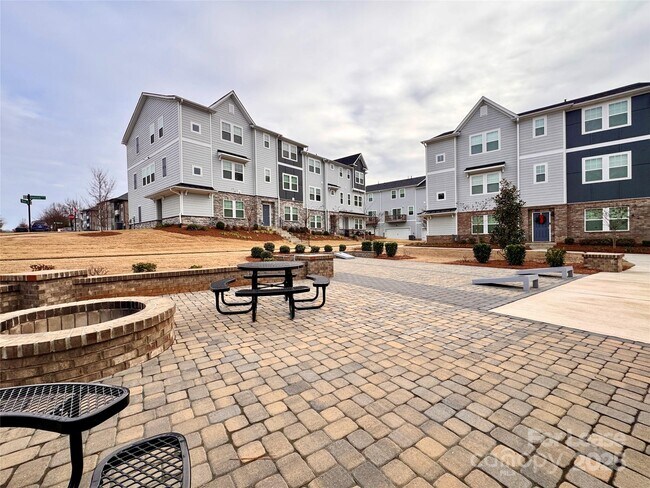 Building Photo - 4513 Millennium Ave