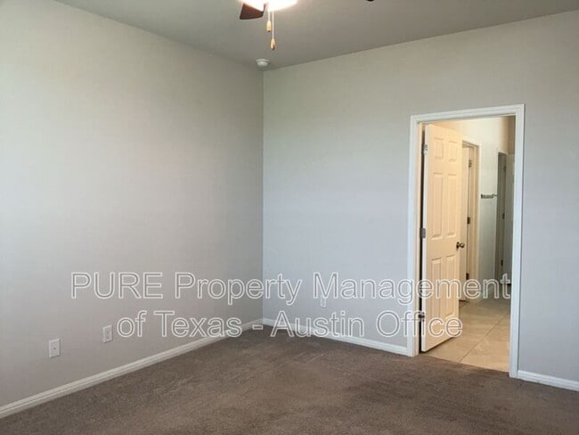 Building Photo - 3200 College Park Dr
