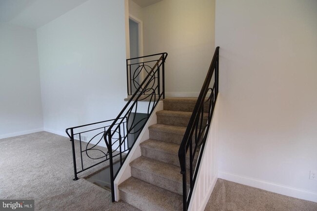 Building Photo - 217 Limestone Ln