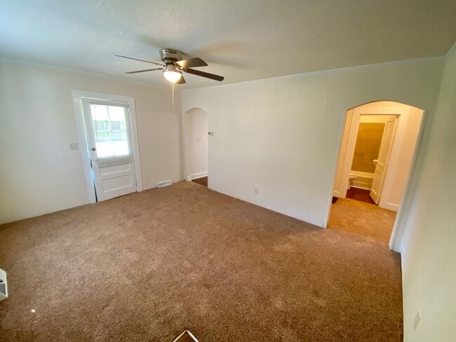 Building Photo - 2bd/1ba House w/ 2020 remodel in Kannapoli...