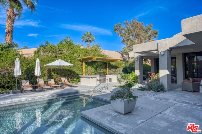 Building Photo - 6 Rocky Ln