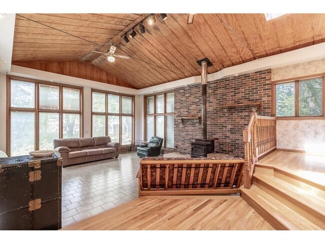 Building Photo - 11197 608th Ave