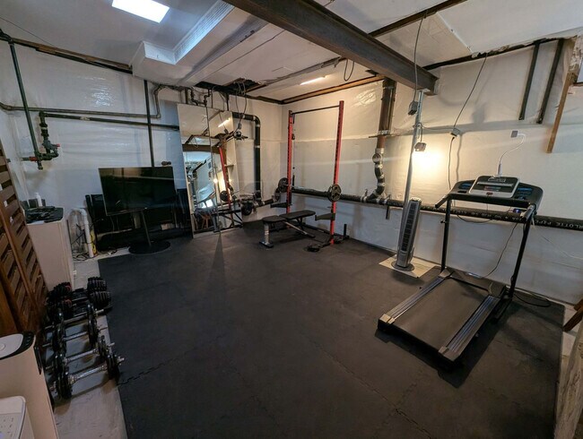 Building Photo - 39-39 55th St