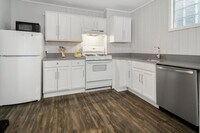 Building Photo - 1005-1007 N Aurora St, LLC
