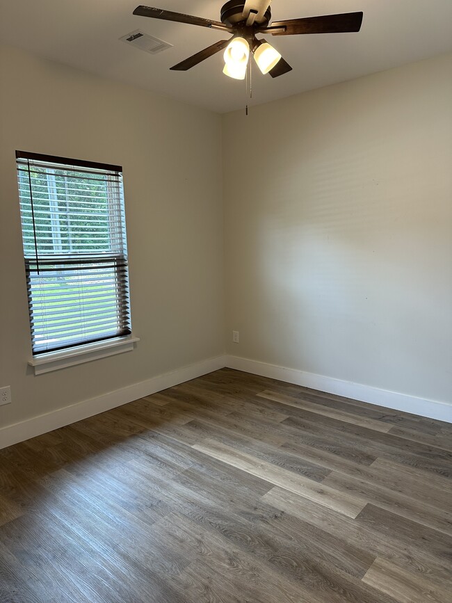 Building Photo - 249 N Carter St