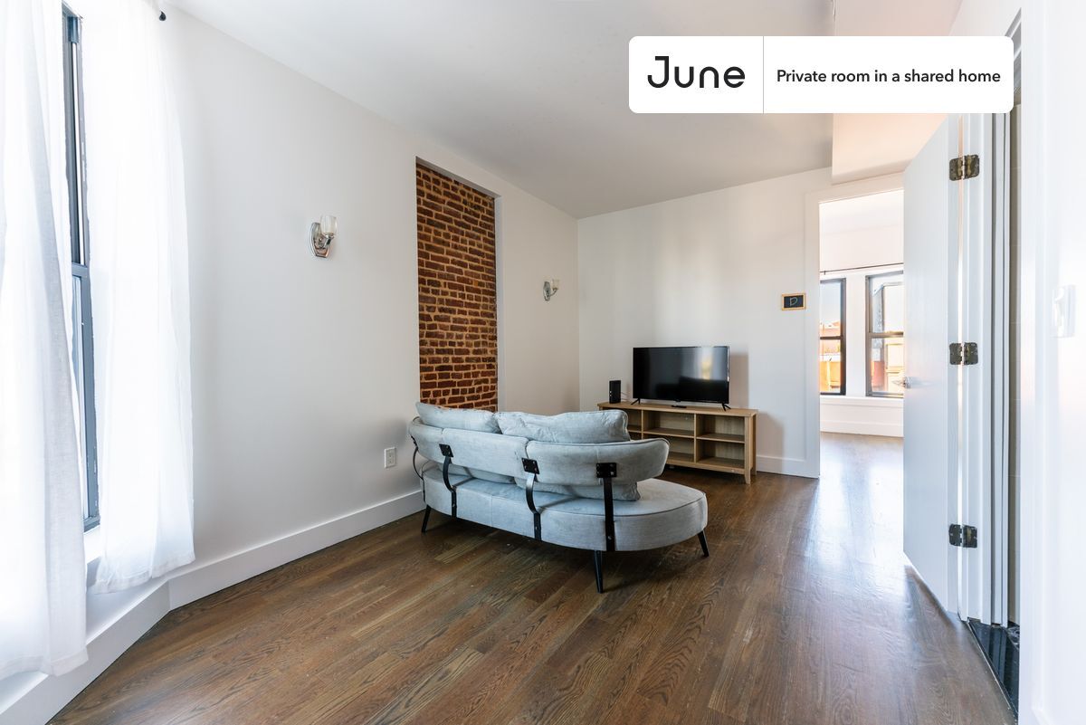 Building Photo - Room in Shared 4 bed/2 bath home