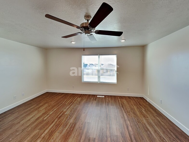 Building Photo - 1199 Wagon Way