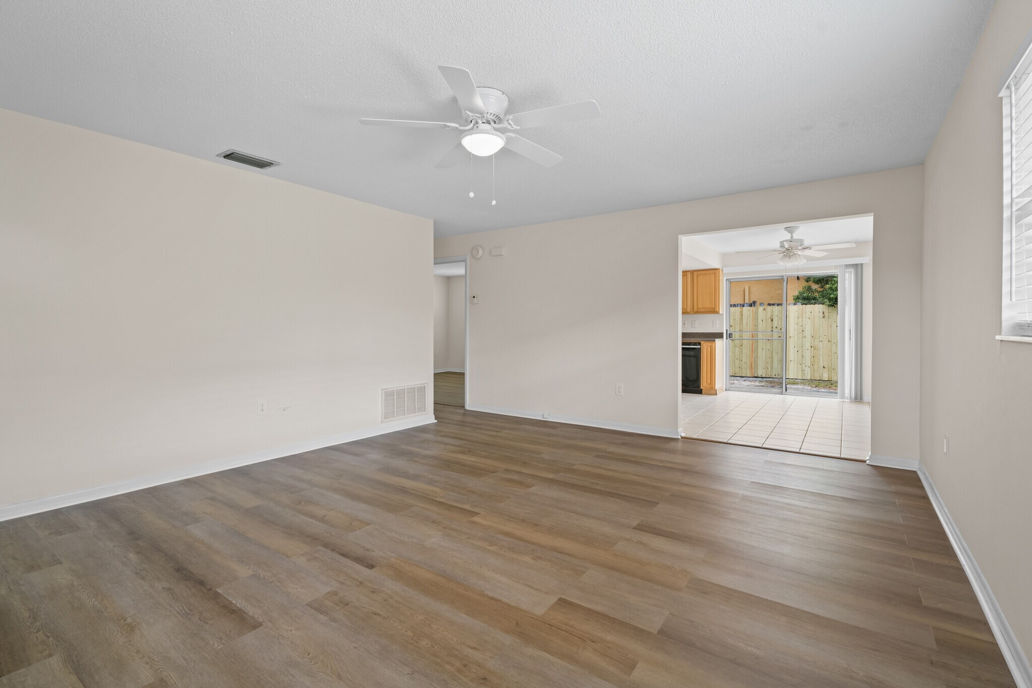Building Photo - 1423 Aries Ln