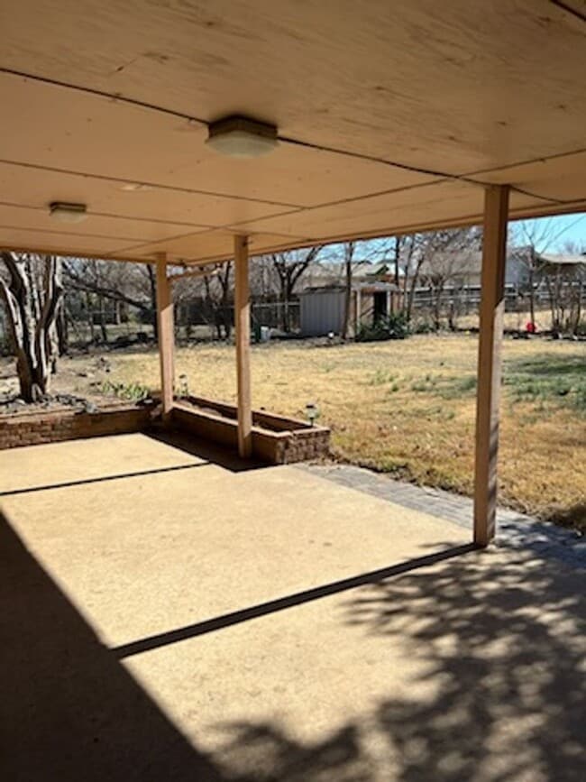 Building Photo - (4) Bed/(2.5) Bath in NW OKC Avail Mid-April!
