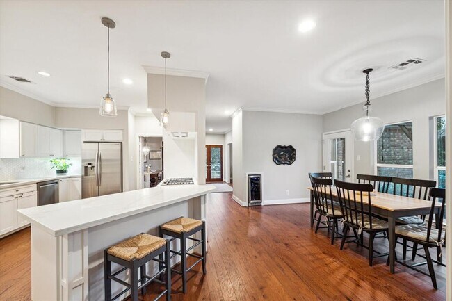 Building Photo - 1122 Daria Dr