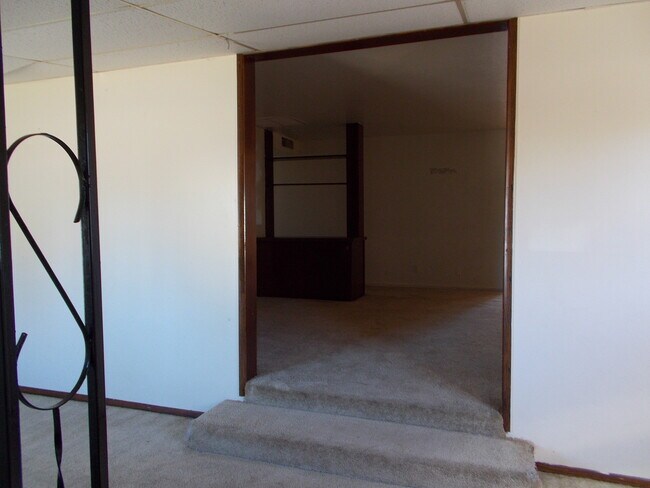 Building Photo - 164 Wolfe St