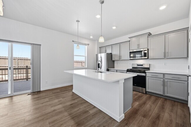 Building Photo - $2,695.95- 3 bed, 2.5 bath Home in Monument with Central AC and 2 Car Garage!