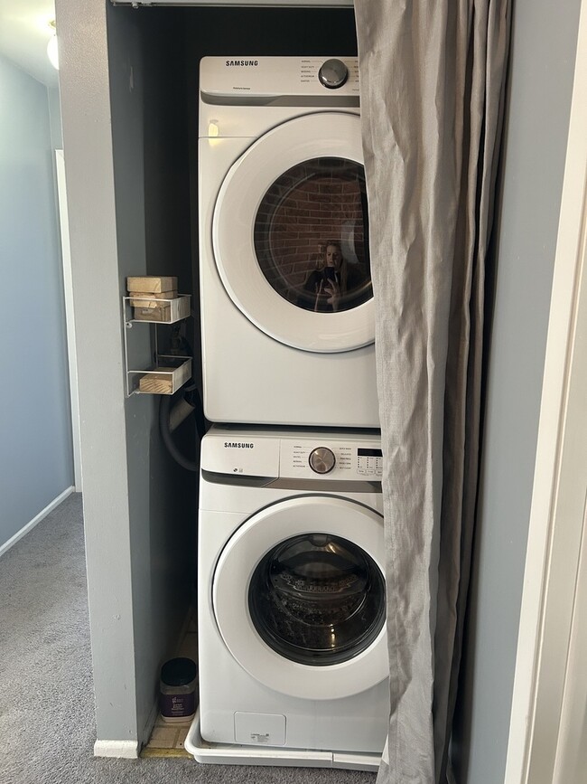 Building Photo - 1319 Wye Ct