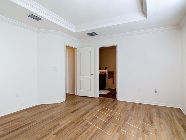 Building Photo - 221 W Fiesta Key Loop