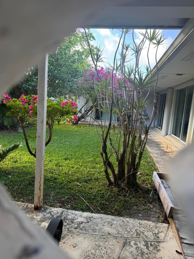 Building Photo - 2108 NE 44th St