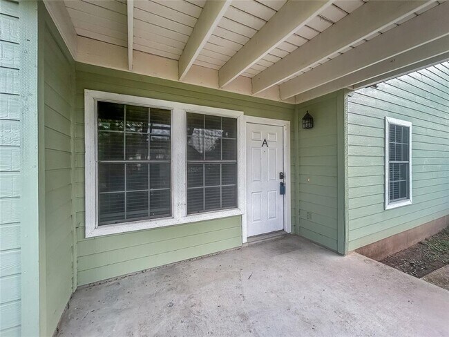 Building Photo - 5700 Glen Meadow Dr
