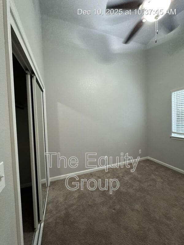 Building Photo - 819 S Pinkham St