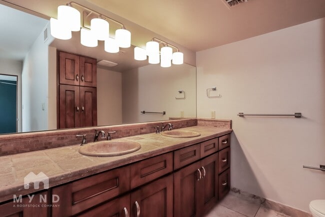 Building Photo - 5727 N PSO Ventoso