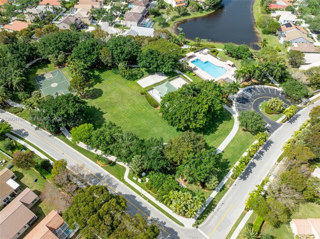 Building Photo - 875 Savannah Falls Dr